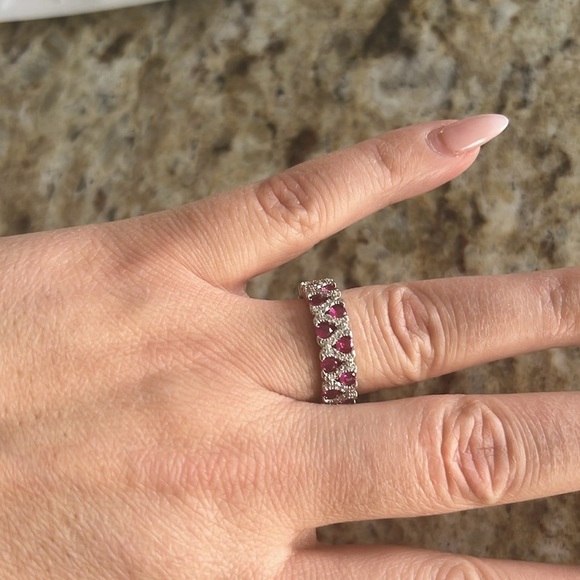 NWT Silver Tone Cubic Zirconia Wedding Band Style Ring - Picture 4 of 8